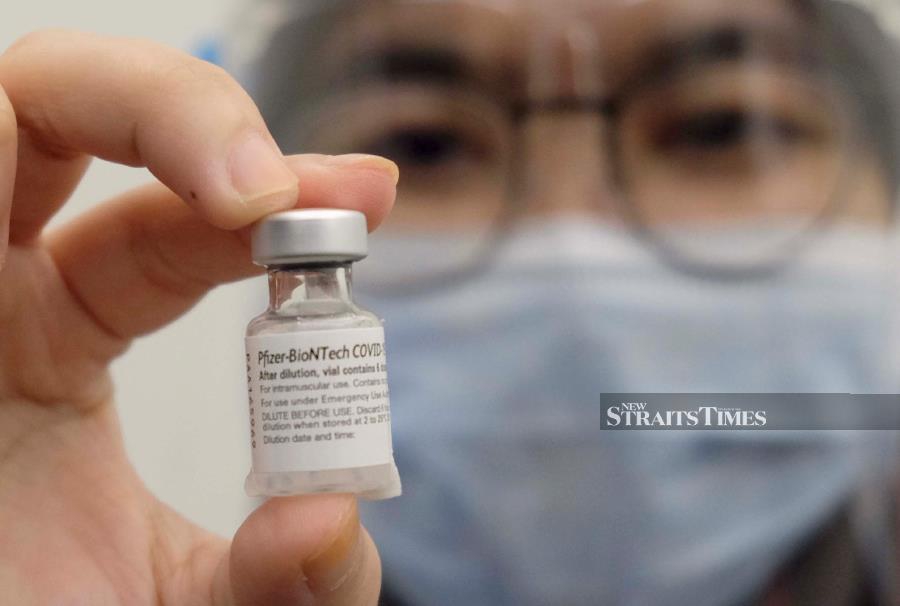State Health director Datuk Dr Zaini Hussin said the vaccine doses would be used, among others, at more than 80 vaccination centres and 60 health clinics throughout the state.- STR/MOHD YUSNI ARIFFIN