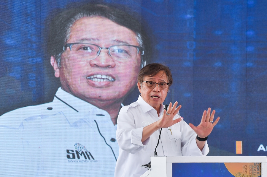 Its chairman Tan Sri Abang Johari Openg said Sarawak’s future depended on a strong, stable, and committed government to defend the rights of the people and the interests of Sarawak. - BERNAMA Pic