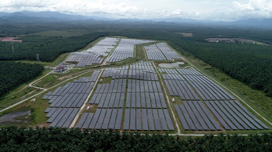 Unlike Singapore, for example, Malaysia can supply carbon credits from nature-based sustainability solutions like reforestation, renewable projects (solar and hydro) and carbon sequestration. - BERNAMA pic