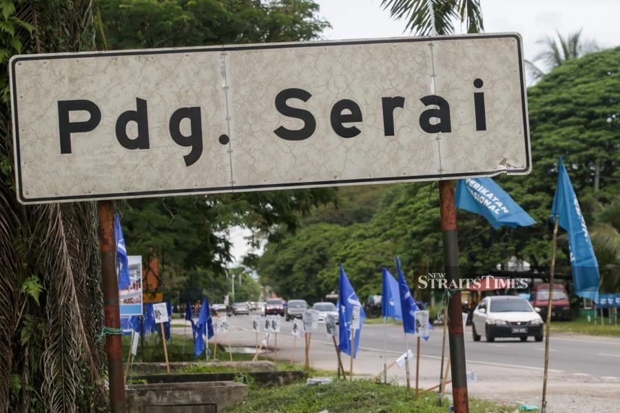 Polling for the 15th General Election (GE15) for the Padang Serai parliamentary seat in Kedah and the Tioman state seat in Pahang, which was postponed following the death of candidates, resumed today with the nomination process. -NSTP/DANIAL SAAD