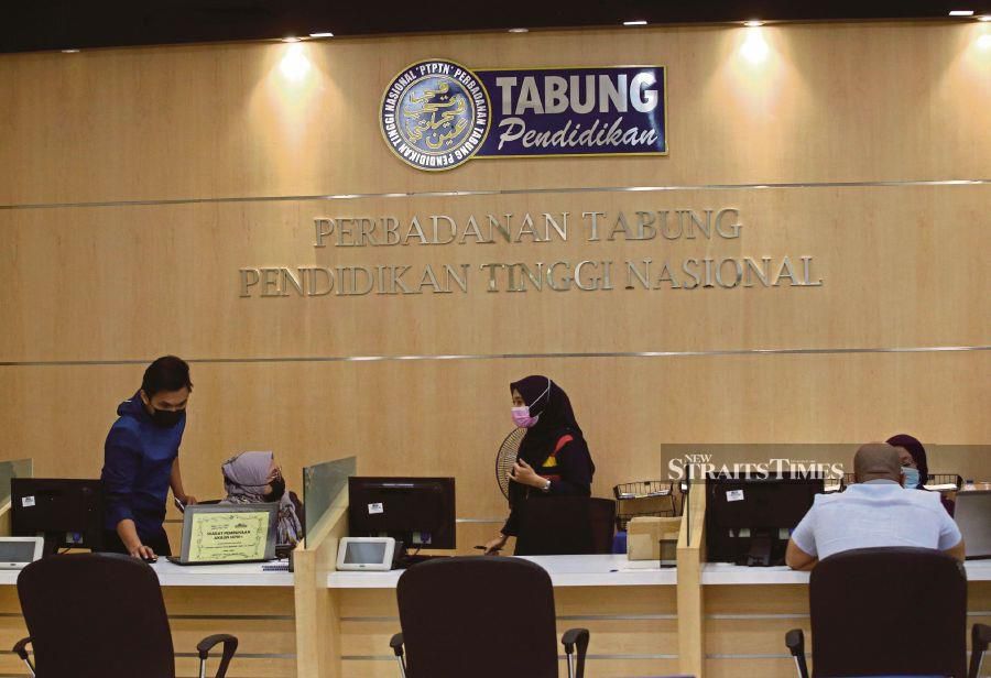 The government is considering making repayment of the Nasional Higher Education Fund Corporation (PTPTN) study loan a compulsory monthly deduction through the Income Contingent Loan (ICL) program. - NSTP file pic