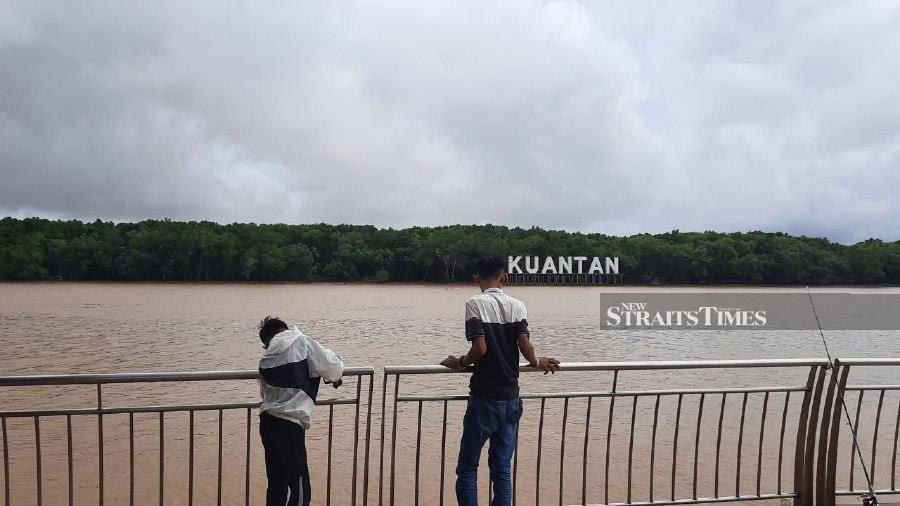 Two rivers in Pahang, namely in Maran and Bera, recorded water-level readings that breached the danger mark as of 4pm today. - NSTP/ ASROL AWANG