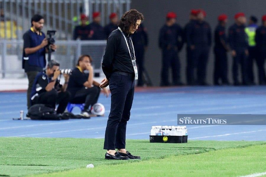 Coach Kim Pan Gon defended his ineffective strategy in Malaysia’s 2-0 loss to Oman in a World Cup qualifier at Bukit Jalil on Tuesday. - NSTP/AIZUDDIN SAAD