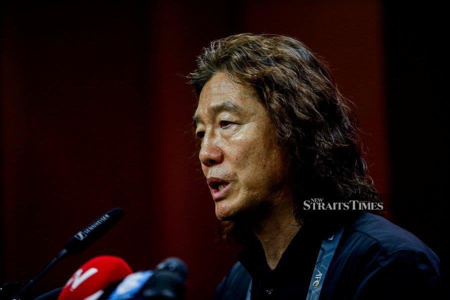 National coach Kim Pan Gon denied a report claiming he is planning to resign as the Harimau Malaya coach. - NSTP/HAZREEN MOHAMAD