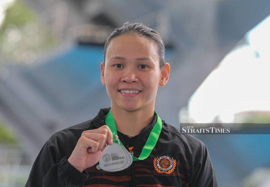 Diver Pandelela Rinong was unable to advance to the semi-finals of the women’s 10m platform individual event and missed out on qualifying for the Paris Olympics in the discipline at the Doha World Aquatic Championships today. - NSTP file pic