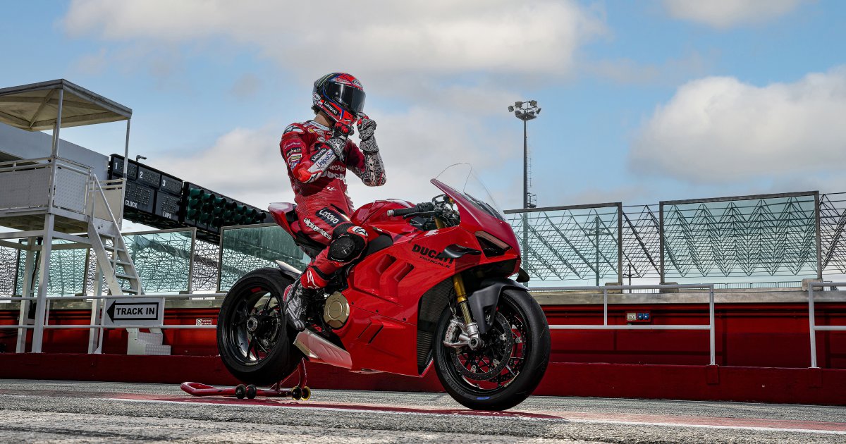 2022 Ducati Panigale V4, V4S takes to the streets | New Straits Times