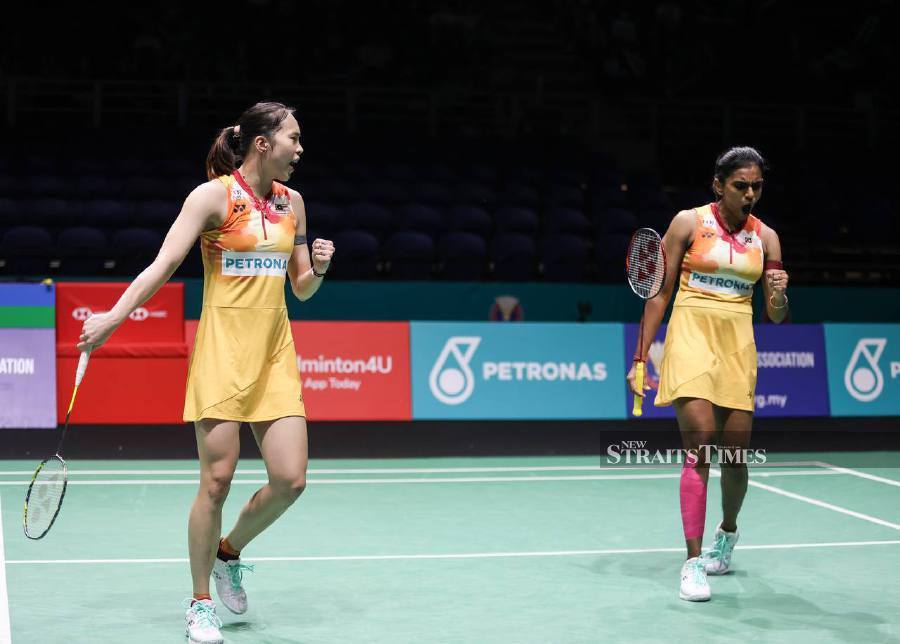 Top women's doubles pair Pearly Tan-M.Thinaah are most likely to be left out of next month's Uber Cup in Chengdu, China. - NSTP/ASWADI ALIAS