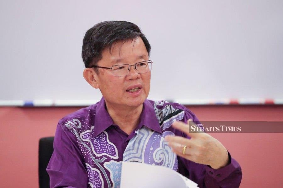 Penang Chief Minister Chow Kon Yeow has apologised for yesterday's rock blasting activities at the project site for the Tun Dr Lim Chong Eu Motorway to Air Itam bypass, which caused minor damage to the Jay Series Apartment. - NSTP pic