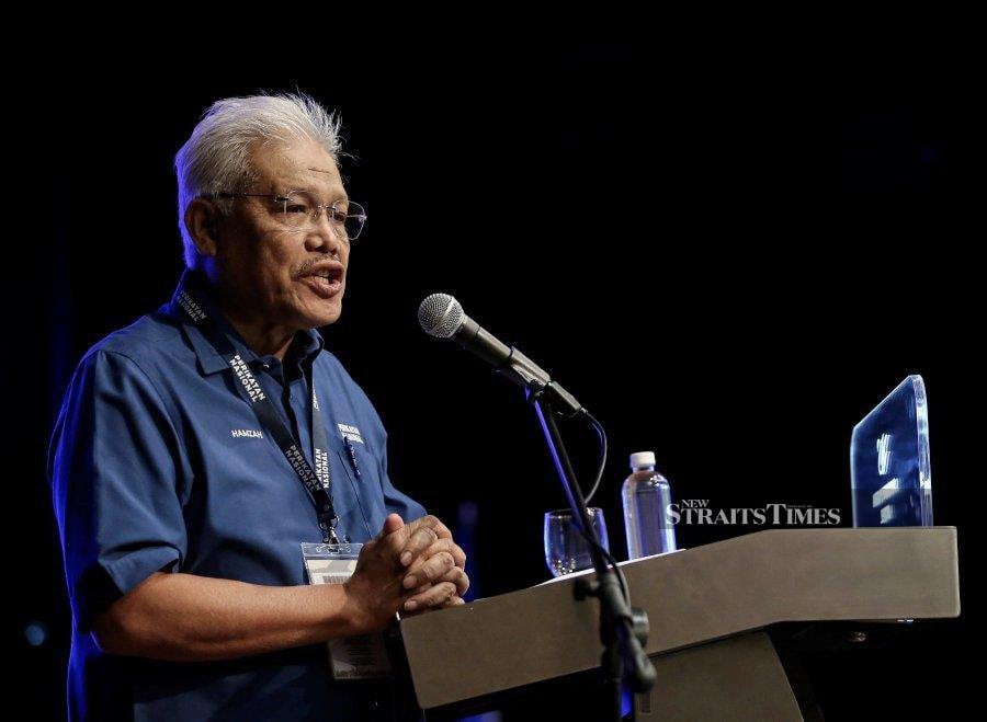 The people will punish Perikatan Nasional (PN) if it fails to listen to them, says Datuk Seri Hamzah Zainudin. - NSTP/SADIQ SANI