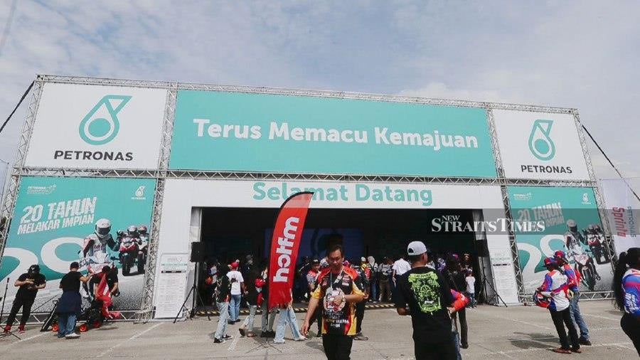 The PETRONAS' booth was a hive of activity during the final round of the PETRONAS Cub Prix, which was held at the Batu Kawan Stadium.