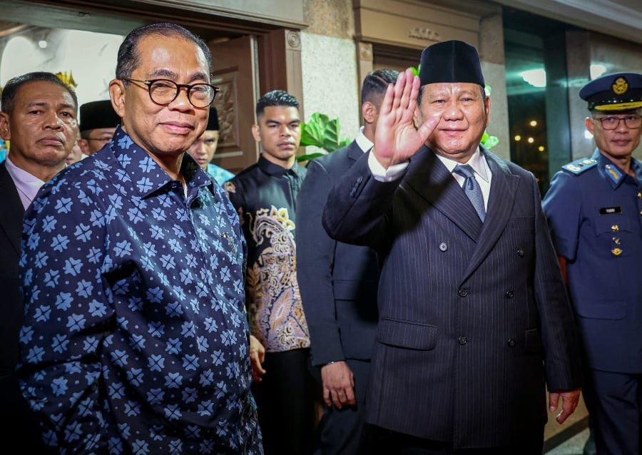 Indonesian Defence Minister Prabowo Subianto, who is also the president-elect in the country’s 2024 Presidential Election, has arrived in Malaysia for his one-day special visit tomorrow. - Bernama pic