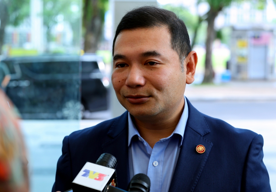 Economy Minister Rafizi Ramli said both the EU leadership and the Malaysian administration saw the global energy crisis as a silver lining and used the opportunity to expedite both parties’ energy transition. - BERNAMA pic