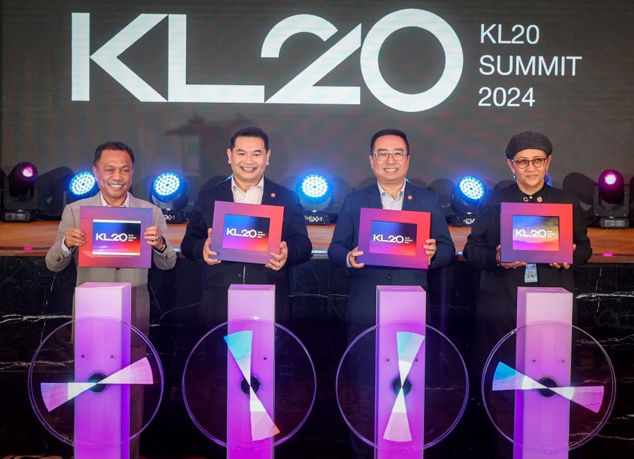 The KL20 Summit 2024 will lift Kuala Lumpur into the ranks of the top 20 global start-up hubs by 2030 and boost Malaysia’s position as hub for start-ups and venture capitalists. - BERNAMA PIC