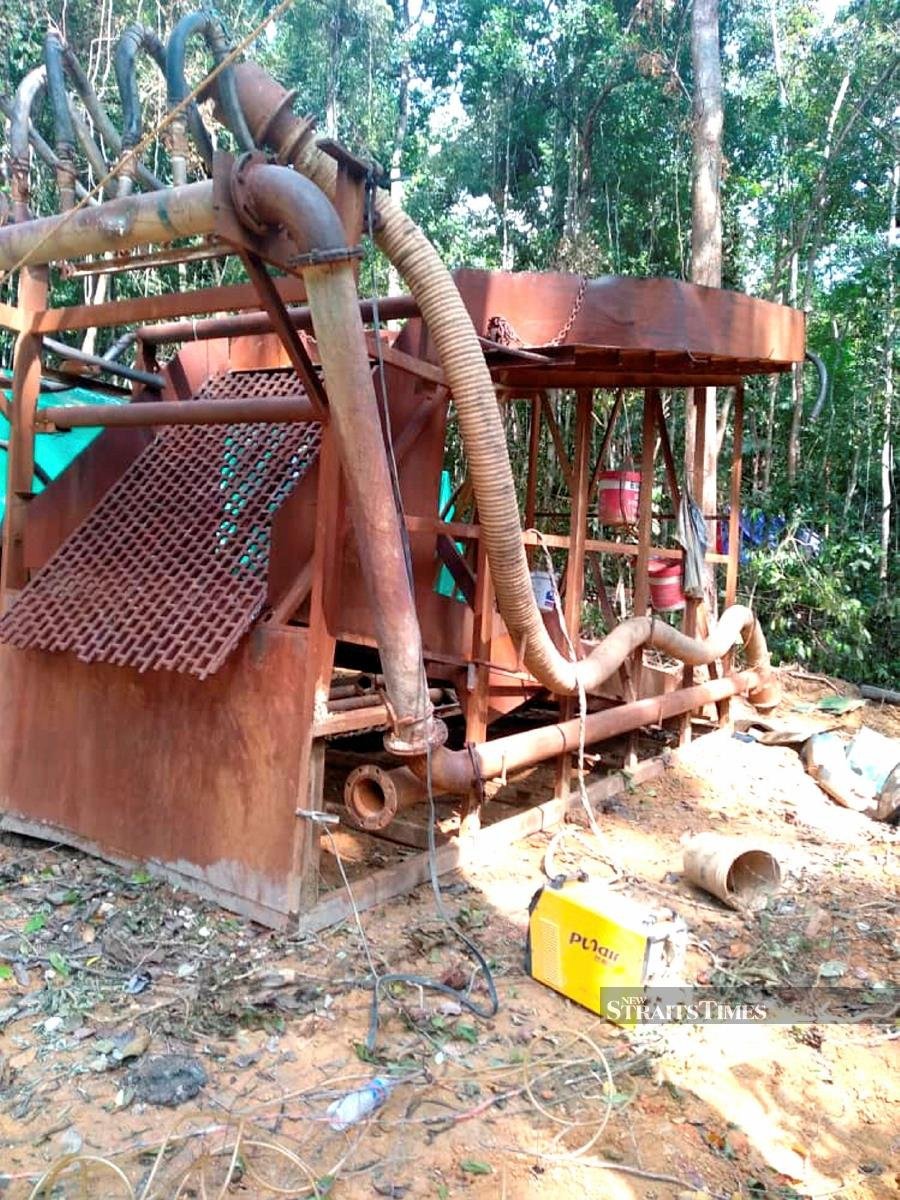 Illegal Gold Mining Site In Raub Raided