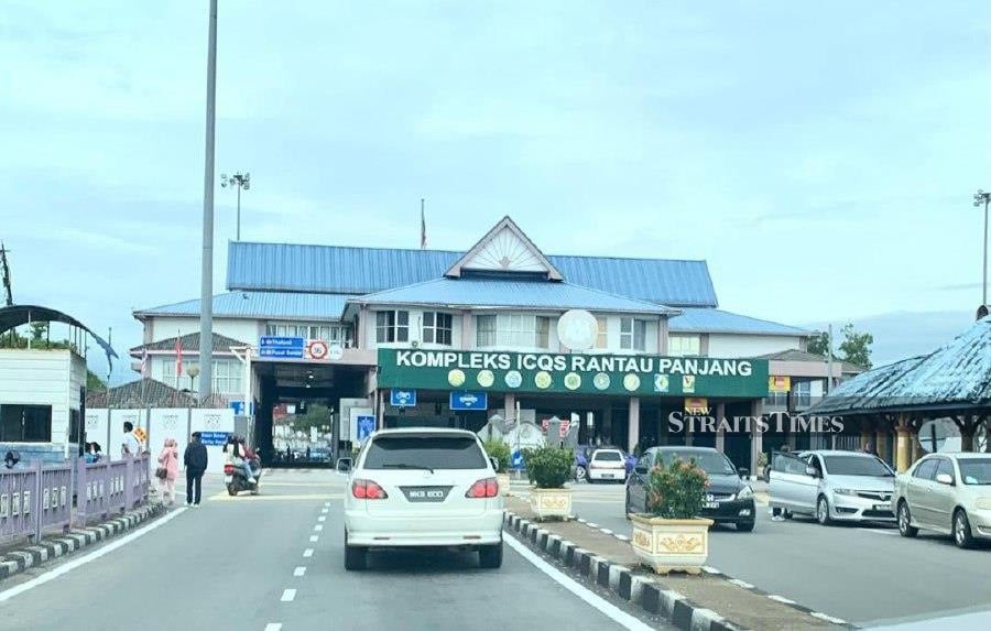 Thai authorities and tour operators are hoping Malaysia will change its policy of not letting buses in from the kingdom. NSTP/SHARIFAH MAHSINAH ABDULLAH