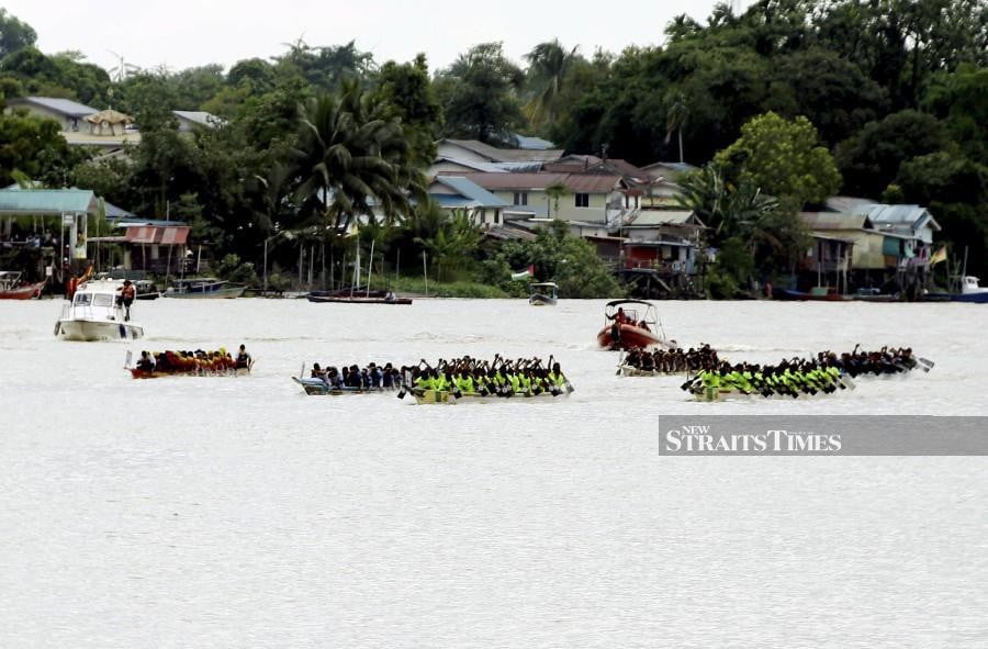 More than 100 ‘lepa’, traditional Bajau community boats, will participate in the decorated boat competition in conjunction with the Regatta Lepa Festival in Semporna this year. NSTP/NADIM BOKHARI