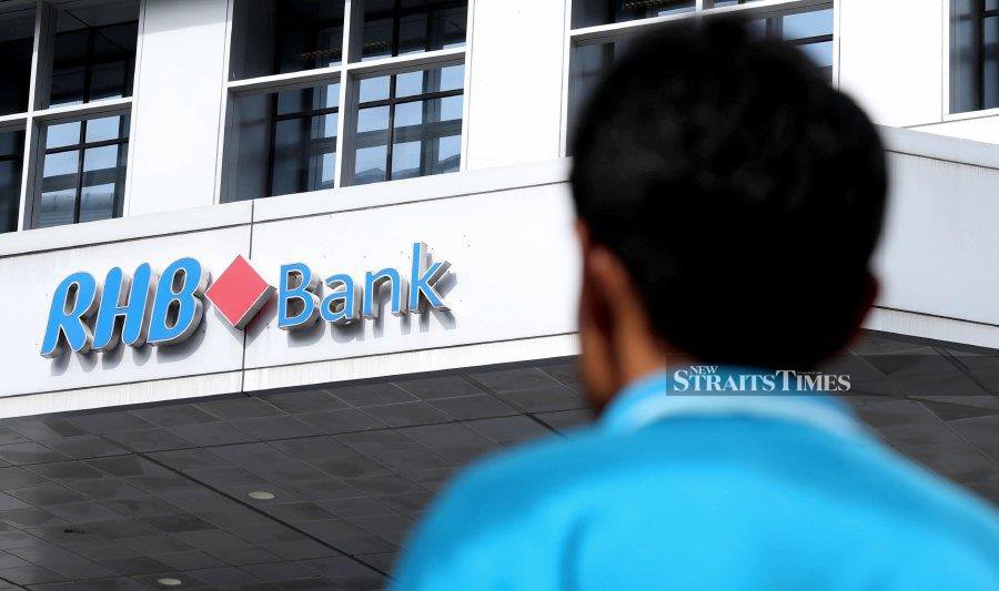 RHB Banking Group (RHB) has affirmed that an employee at its Inanam branch in Kota Kinabalu, Sabah tested positive for Covid-19 on Oct 21. - NSTP file pic