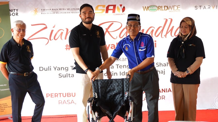 A spokesperson for the Selangor Youth Community (SAY) said the programme was a collaboration with Yayasan Raja Muda Selangor and sponsoring partners Worldwide Holdings and Starvillon. - Courtesy pic