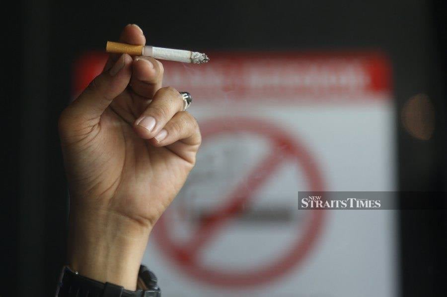  The new version of the bill did not state any provision banning the sale of tobacco and vape products to those born after 2007. - NSTP file pic