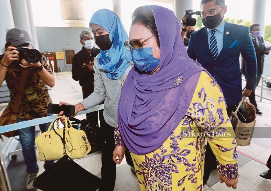 The prosecution today scored a major blow against Datin Seri Rosmah Mansor (right) after it succeeded in its application to impeach the self proclaimed former First Lady of Malaysia. - NSTP/FATHIL ASRI.