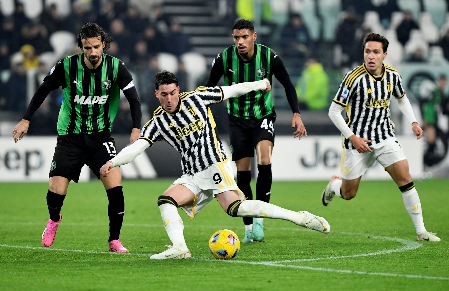 Juventus' Dusan Vlahovic shoots at goal. - REUTERS pic