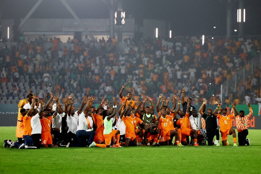 Soccer Football - Africa Cup of Nations - Round of 16 - Senegal v Ivory Coast - Charles Konan Banny Stadium, Yamoussoukro, Ivory Coast - January 29, 2024 Ivory Coast players celebrate after the match. - REUTERS pic
