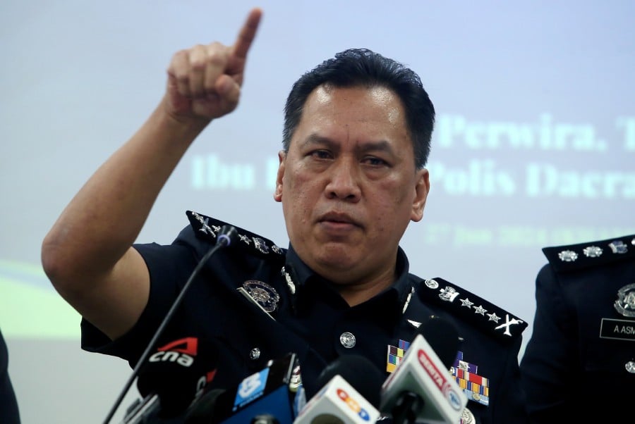 KUALA LUMPUR: Kuala Lumpur police chief Datuk Rusdi Mohd Isa said police will call in 12 individuals for questioning over a rally at the parking lot of the prime minister’s official residence yesterday (June 29). — NSTP/HAIRUL ANUAR RAHIM