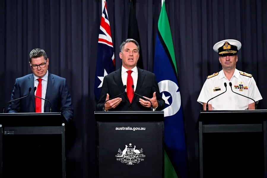  Australian Defence Minister Richard Marles (centre). - AFP PIC
