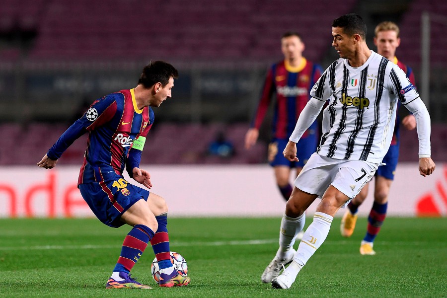 Ronaldo tops Messi with 2 goals in Juve's 3-0 win at Barca