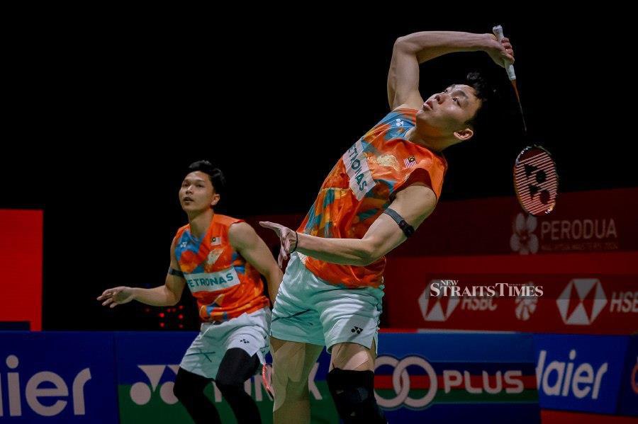 World No. 47 Yap Roy King-Wan Arif Junaidi pulled off the biggest men's doubles upset of the day at the Malaysia Masters when they sent fourth seeds Lee Jhe Huei-Yang Po Hsuan of Taiwan packing in the last 16 today. - NSTP/ASYRAF HAMZAH