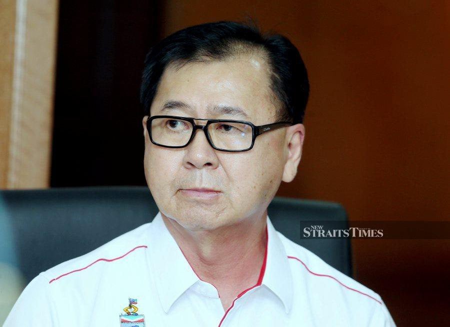 led by chief Datuk Frankie Poon - said it welcomes Tun Dr Mahathir Mohamad's suggestion of having Shafie lead the country.  - NSTP file pic