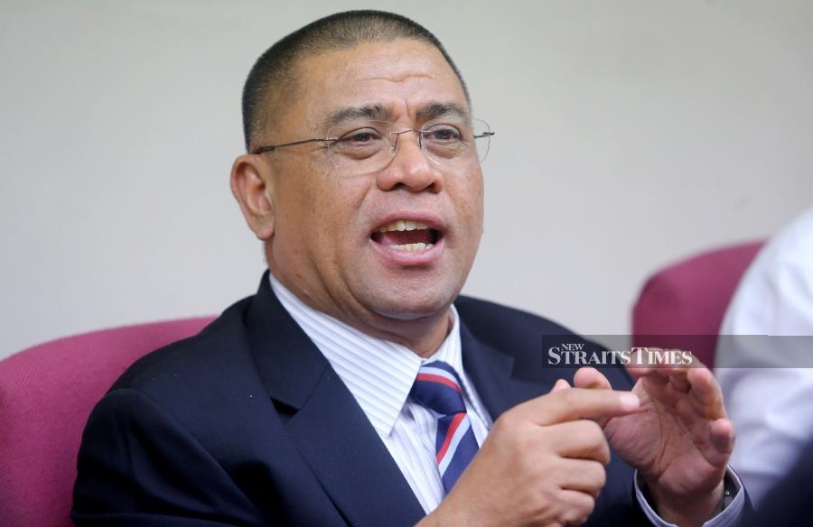 Datuk Saarani Mohamad said Chong, who is Perak Corporation Bhd (PCB) audit committee chairman, should have known better than to raise financial issues surrounding Maps at the state legislative assembly. Pic by NSTP/ABDULLAH YUSOF