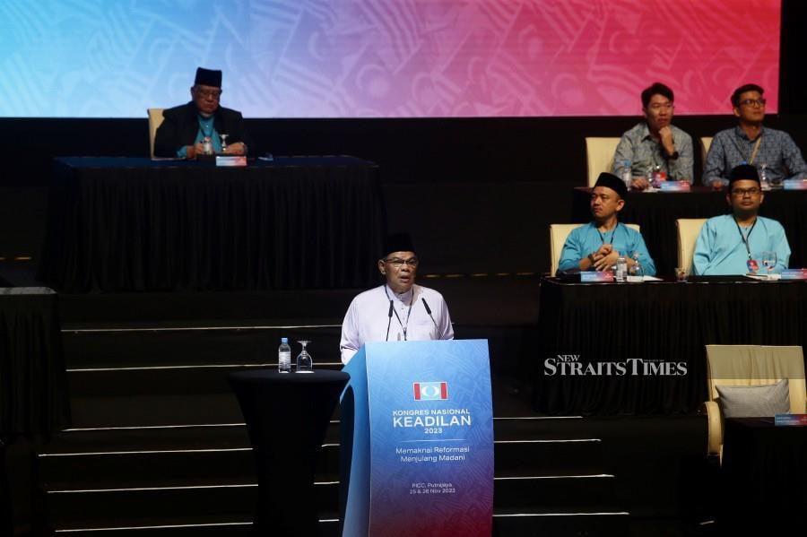 In a direct critique aimed at its political nemesis in Bersatu, PKR secretary-general Datuk Seri Saifuddin Nasution mocked the opposition party's president Tan Sri Muhyiddin Yassin's back and forth over the decision to retain his position. - NSTP/MOHD FADLI HAMZAH