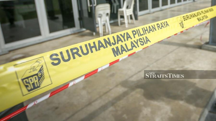The Melaka state borders should be closed completely to election machineries from outside of the state in the event of a snap election is held in the state. - NSTP/MUHD ZAABA ZAKERIA