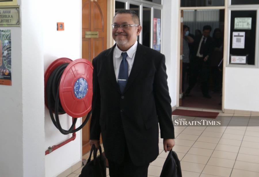 Sanusi’s lawyer Awang Armadajaya Awang Mahmud submitted that the defence decided to file the notice of motion after reviewing documents submitted by the prosecution. - NSTP/MOHAMAD SHAHRIL BADRI SAALI