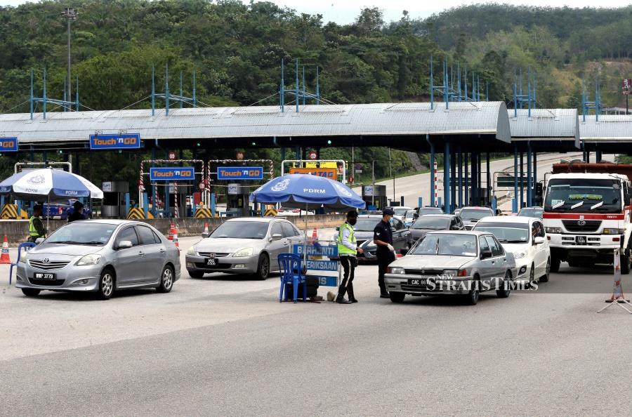 Having 90 per cent of the country's adult population fully inoculated before lifting the ban on interstate travel will create a safer environment for all. - NSTP/FARIZUL HAFIZ AWANG