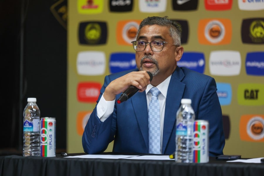 FAM secretary-general Datuk Noor Azman Rahman said he understood the frustration expressed by Harimau Malaya head coach Kim Pan Gon recently, but discussions with the Malaysia Stadium Corporation (PSM) showed there was enough time for the field to return to normal.