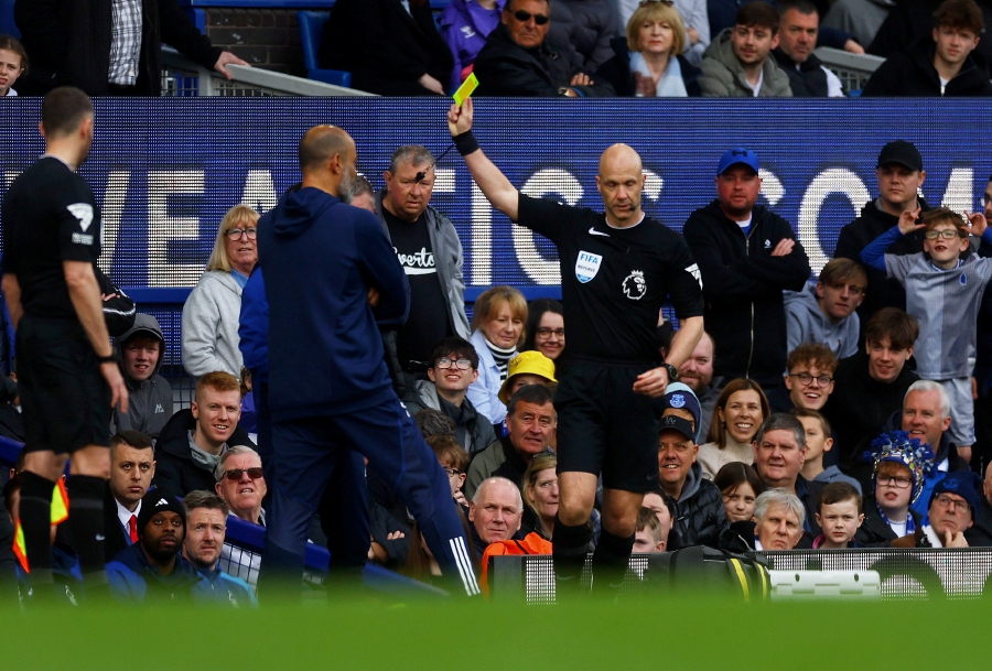 Refereeing errors hard to take, says Forest boss Nuno after Everton defeat