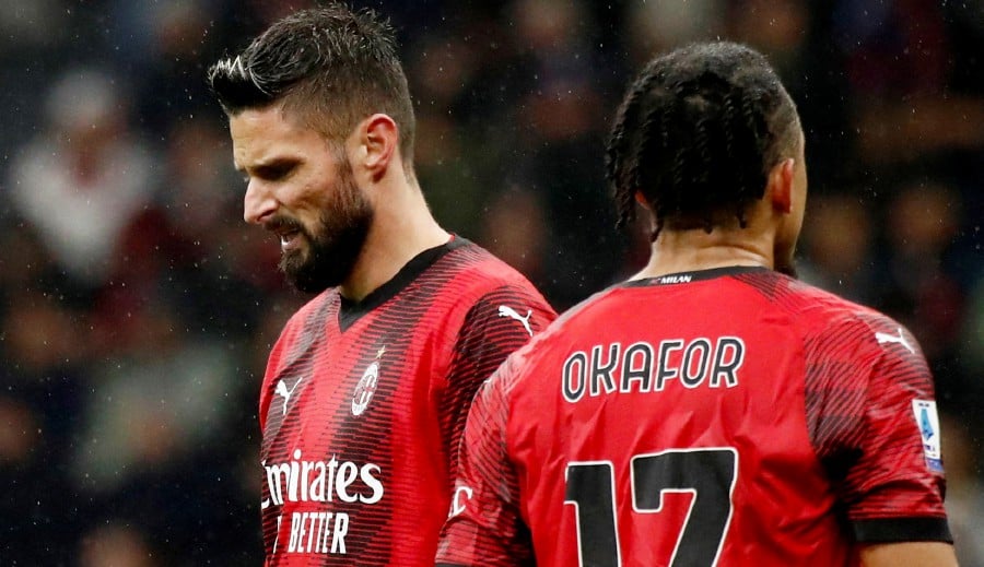 AC Milan to Sell Giroud Keeper Kits After His Stint in Goal