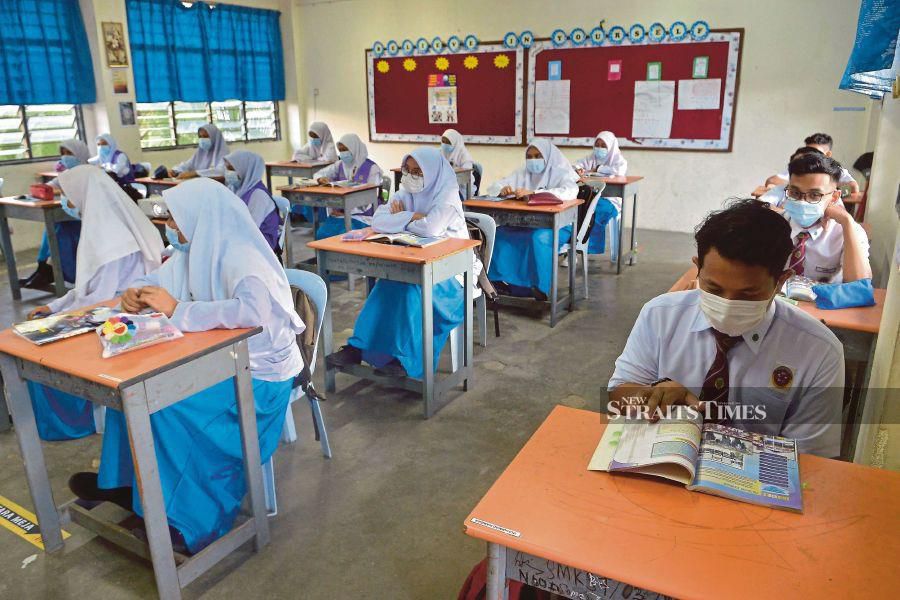 Educational non-governmental organisations (NGOs) welcome the revised Covid-19 containment strategy, which allows students preparing for major examinations to attend school. - NSTP file pic