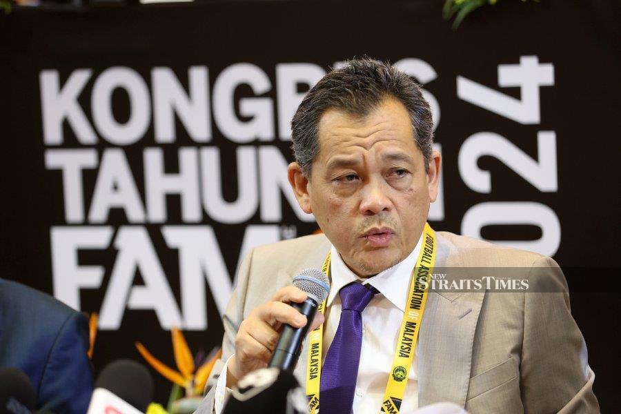 FAM president Datuk Hamidin Amin is unhappy with the claims made in a poison pen letter alleging that he earns a monthly salary of RM90,000.- NSTP/AIZUDDIN SAAD