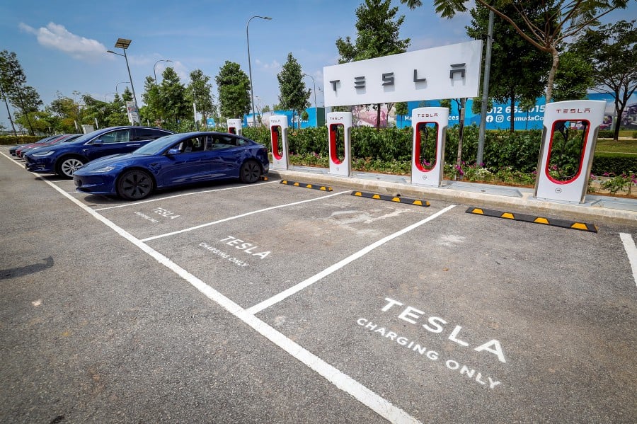 Through a collaboration with Gamuda Land the station located at Gamuda Cove offers a total of 6 Superchargers and 18 Destination Chargers. -- Bernama photo