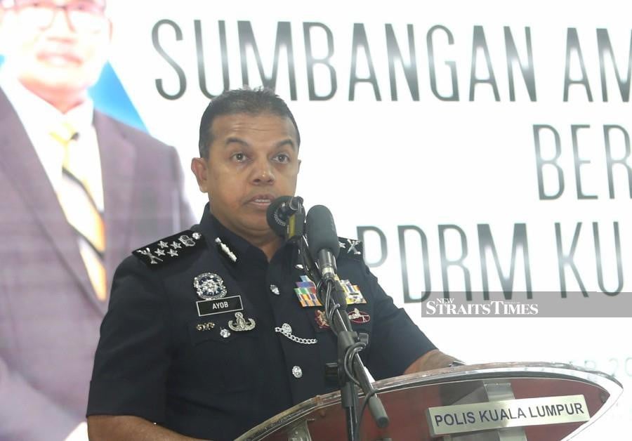 Deputy Inspector-General of Police Datuk Seri Ayob Khan Mydin Pitchay said they must be firm and courageous and conduct close monitoring of their staff; and pointed out there had been an increase in cases of misconduct among police officers. -NSTP file pic