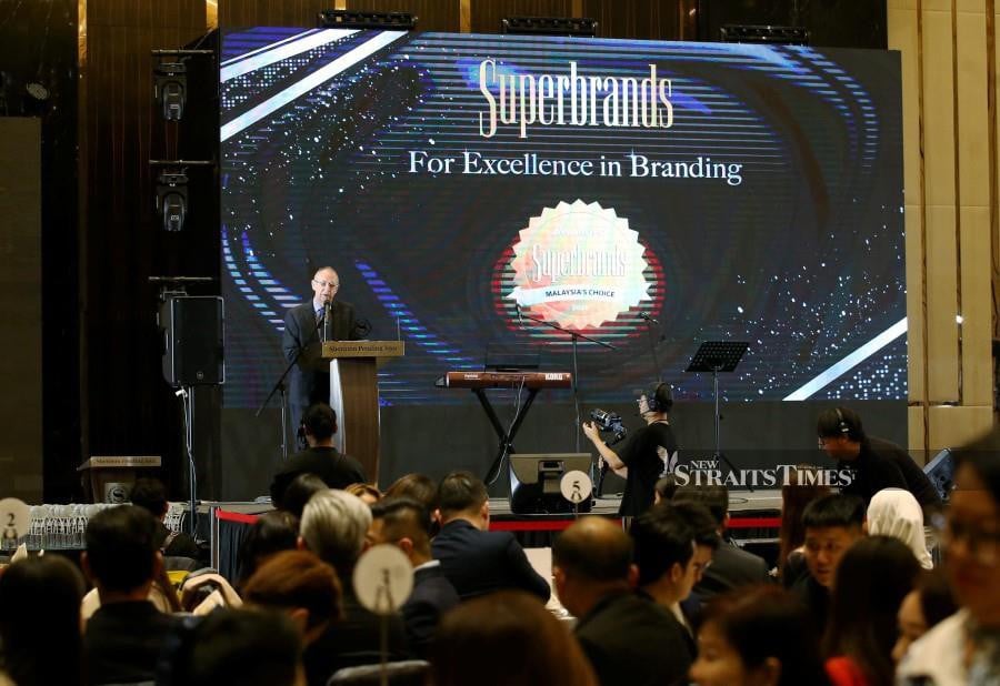 Superbrands Malaysia Director, Mike English during his speech at  Superbrands Malaysia 2024 Awards at Shereton Petaling Jaya. NSTP/EIZAIRI SHAMSUDIN