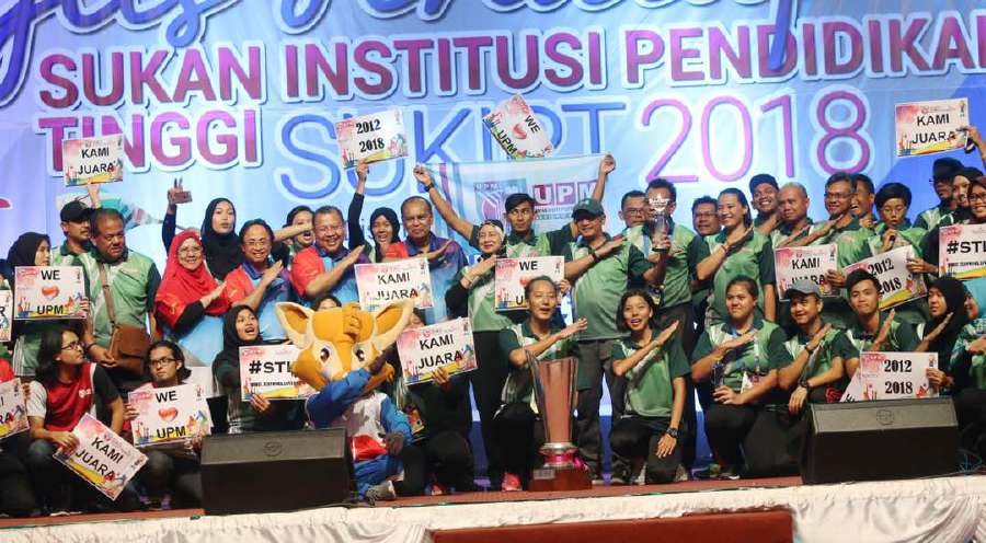 The Universiti Putra Malaysia (UPM) contingent can afford to smile from ear to ear after they managed to become overall champions of the 2018 Institutions of Higher Learning Games (SUKIPT), dethroning former champions Universiti Teknologi Mara (UiTM). Pic by NSTP/ROSELA ISMAIL