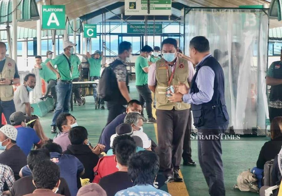 133 Illegals Deported To Indonesia Today | New Straits Times | Malaysia ...