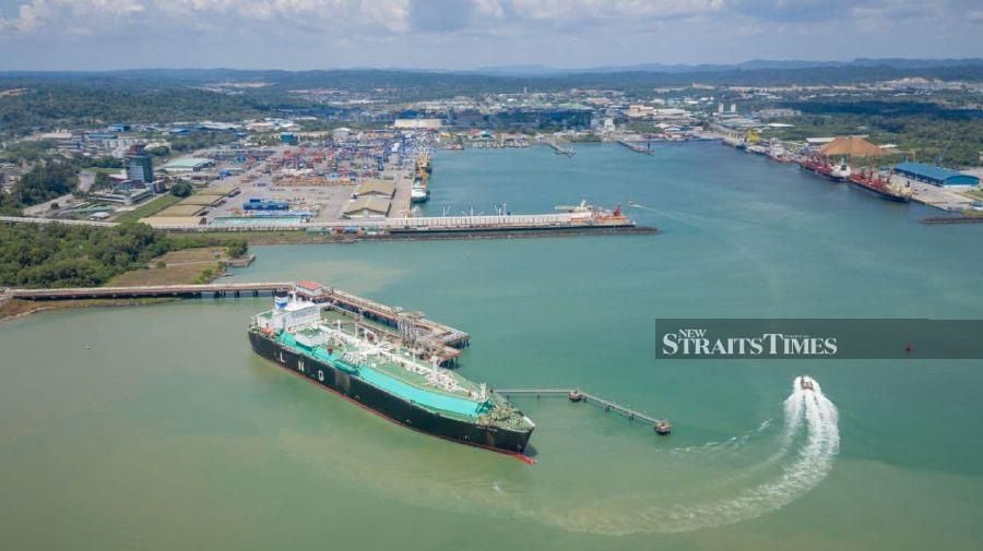 The Sarawak government, through the Ministry of Infrastructure and Port Development (MIPD), will work to find solutions to issues faced by port users in the state. - NSTP file pic