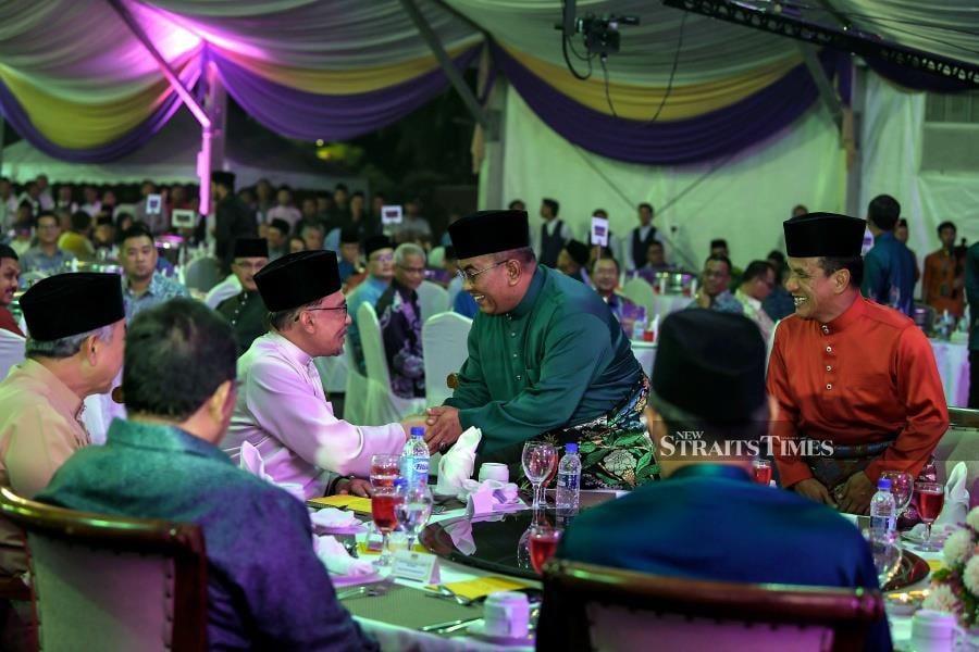 Datuk Seri Muhammad Sanusi Md Nor has extended apologies on behalf of himself and the state government to Prime Minister Datuk Seri Anwar Ibrahim for any inappropriate remarks while carrying out his duties as the Kedah Menteri Besar. - Bernama pic