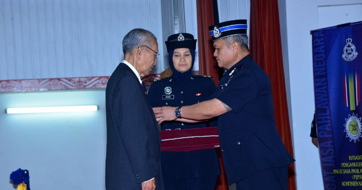 Sarawak police looking for over 500 'missing heroes' to present their service medals