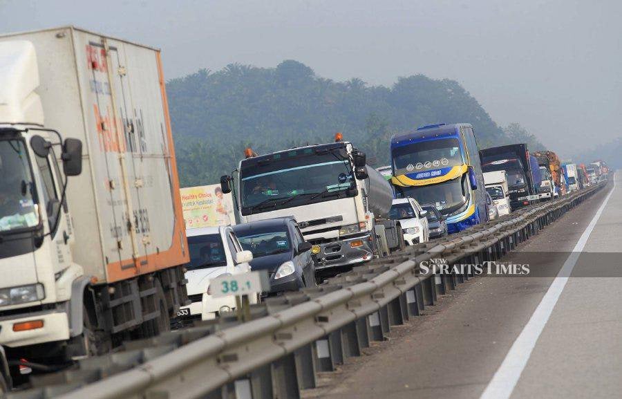 Malaysian Highway Authority (LLM) chairman Datuk Seri Hasni Mohammad said Phase 1 of the expansion project, which covers a distance of 21.8km, is expected to take 36 months to be completed. - NSTP file pic